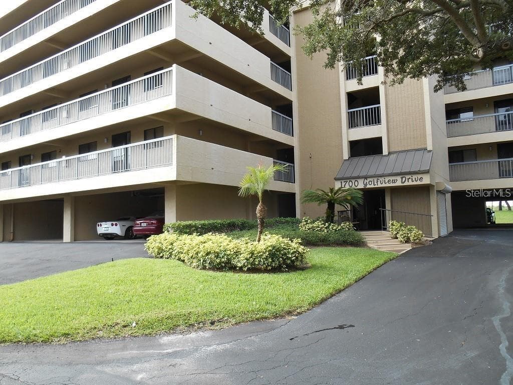 1741 GOLFVIEW DRIVE UNIT 1741 TARPON SPRINGS, FL 34689