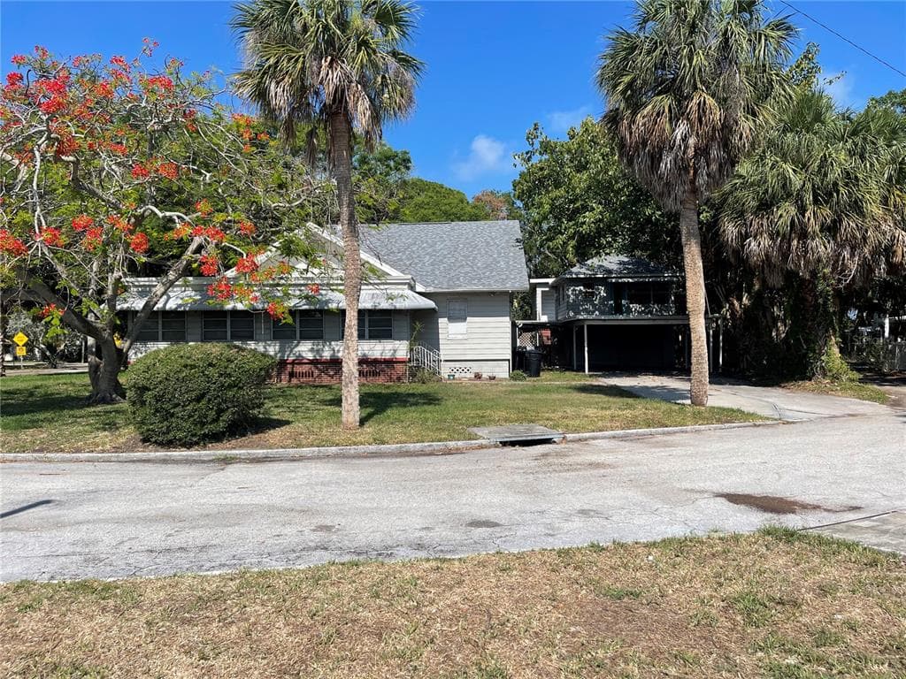 201 39TH AVENUE S ST PETERSBURG, FL 33705