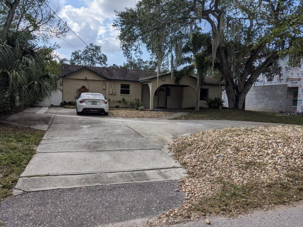 3402 W VAN BUREN DRIVE TAMPA, FL 33611