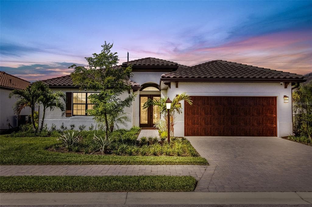 8020 CLEARWATER COURT SARASOTA, FL 34241