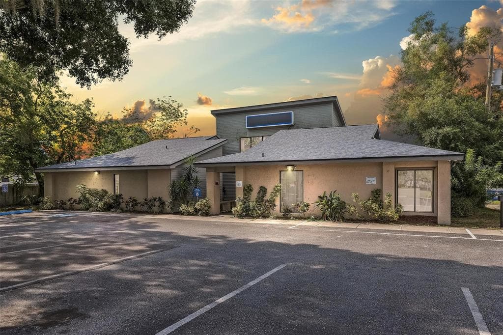 8501 LADUE LANE TAMPA, FL 33614