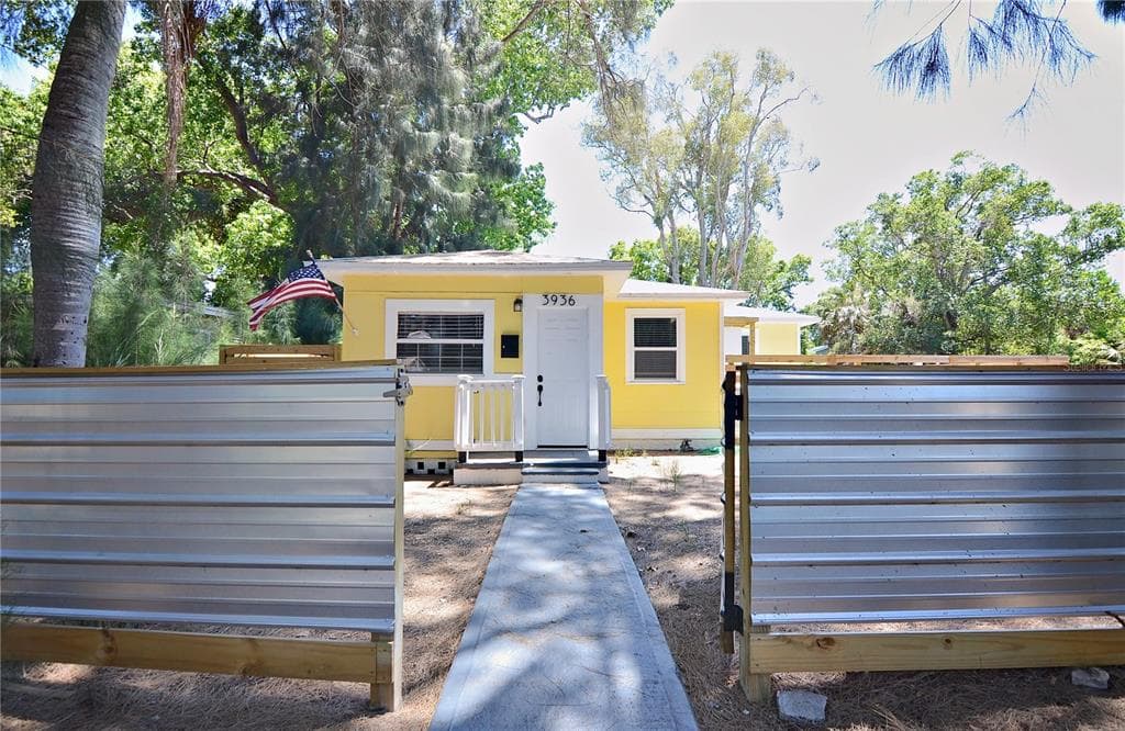 3936 9TH AVENUE S ST PETERSBURG, FL 33711