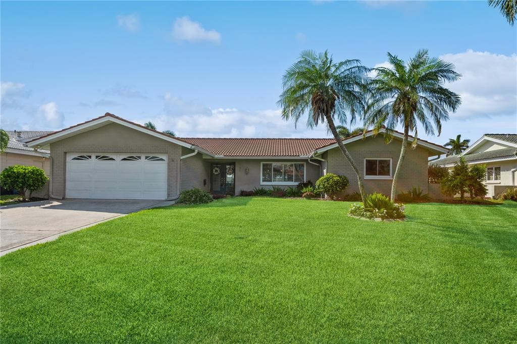 1960 MICHIGAN AVENUE NE ST PETERSBURG, FL 33703