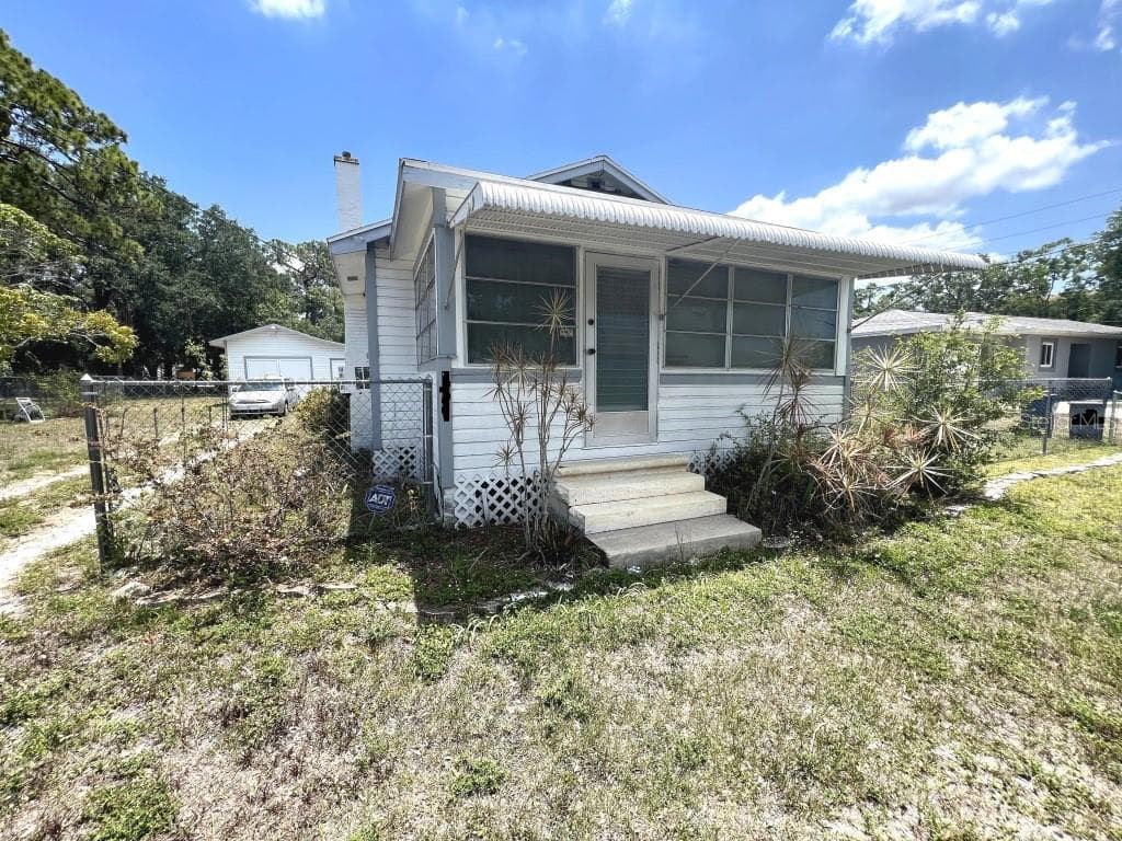 2919 7TH STREET W BRADENTON, FL 34205