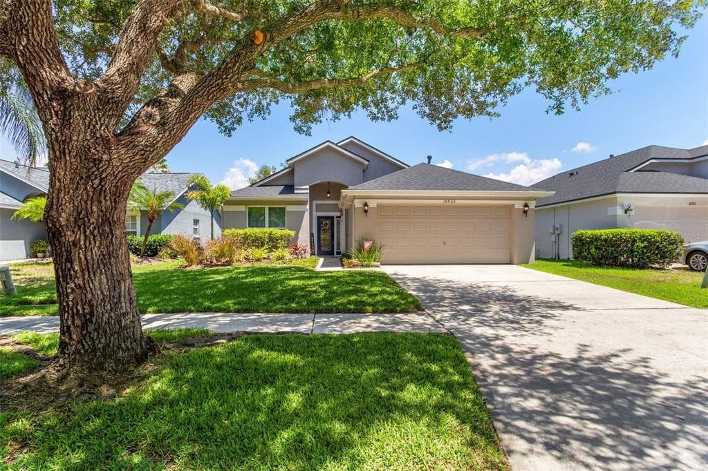 16923 HAWKRIDGE ROAD LITHIA, FL 33547