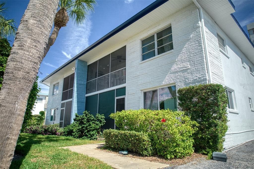 4300 37TH STREET S UNIT 2 ST PETERSBURG, FL 33711