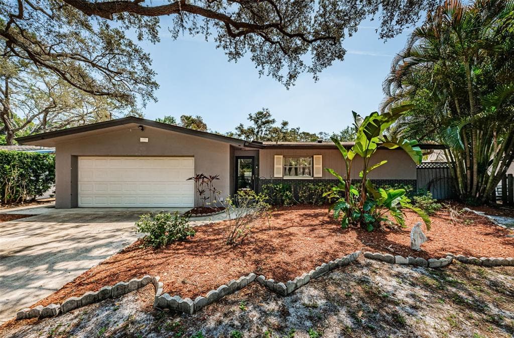 1330 PARKVIEW LANE LARGO, FL 33770