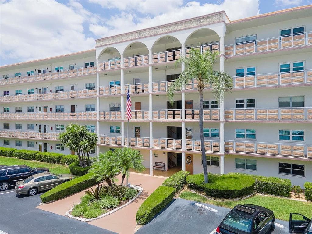 5603 80TH STREET N UNIT 309 ST PETERSBURG, FL 33709