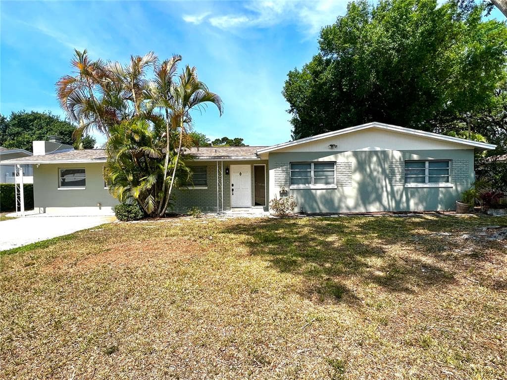 3944 E EDEN ROC CIRCLE TAMPA, FL 33634