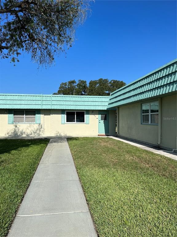 101 CAMBRIDGE TRAIL UNIT 207 SUN CITY CENTER, FL 33573