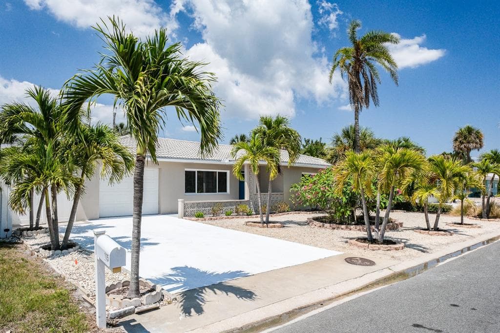 115 LIDO DRIVE ST PETE BEACH, FL 33706