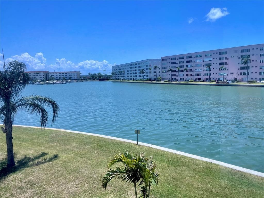 5960 30TH AVENUE S UNIT 211 GULFPORT, FL 33707