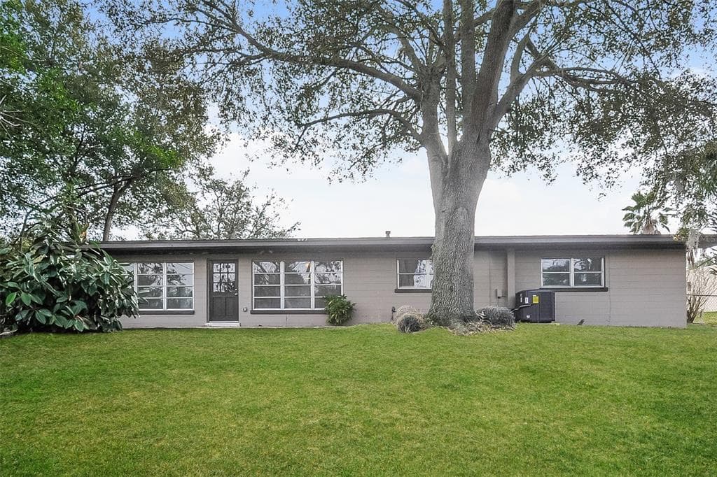 1139 CIRCLE DRIVE LAKE WALES, FL 33853