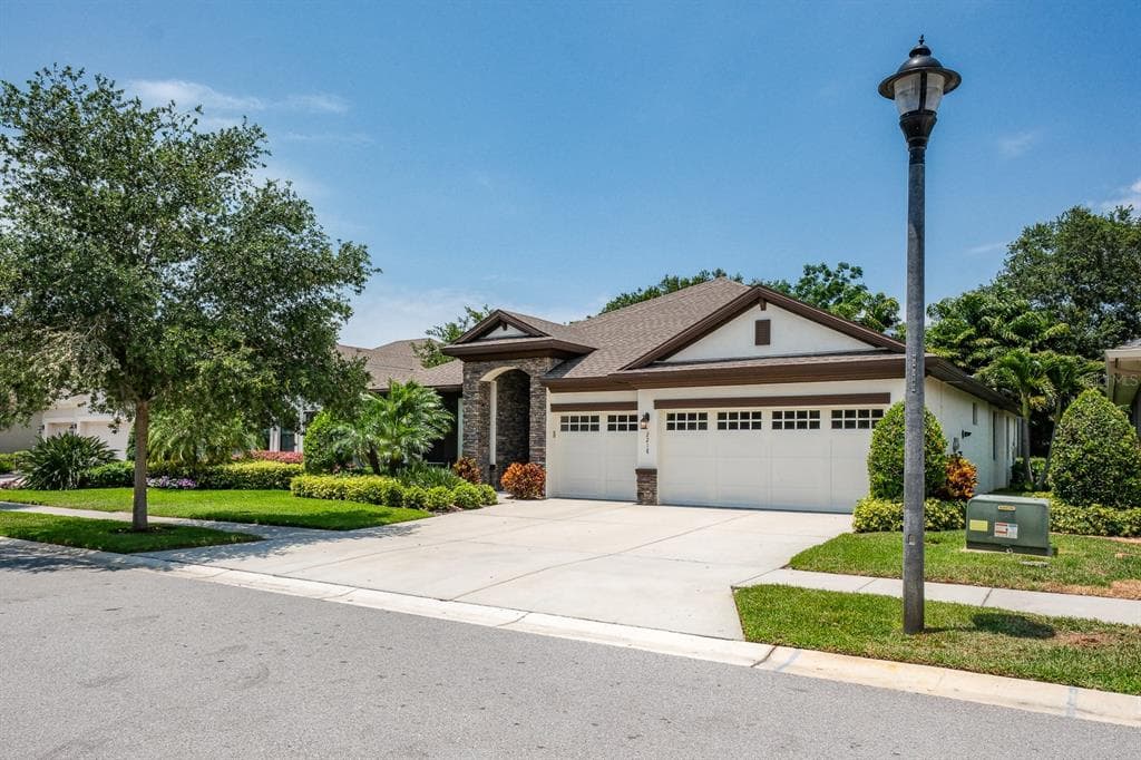 2218 HIGHWOOD COURT DUNEDIN, FL 34698