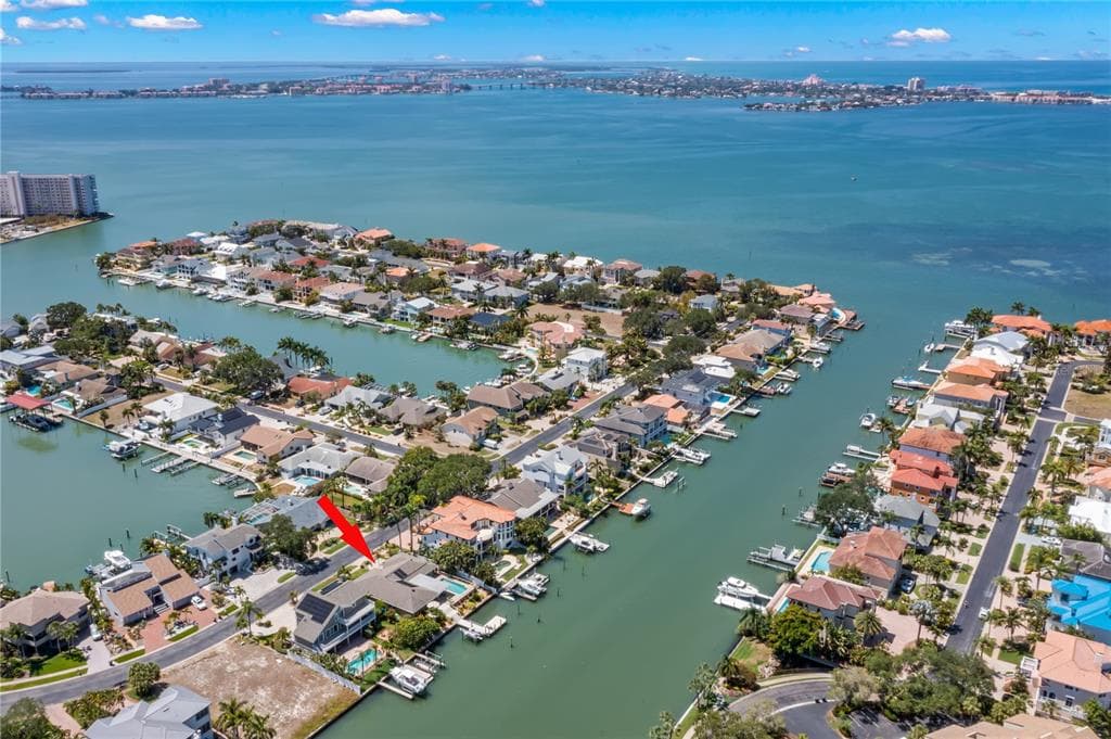 2817 SEABREEZE DRIVE S GULFPORT, FL 33707
