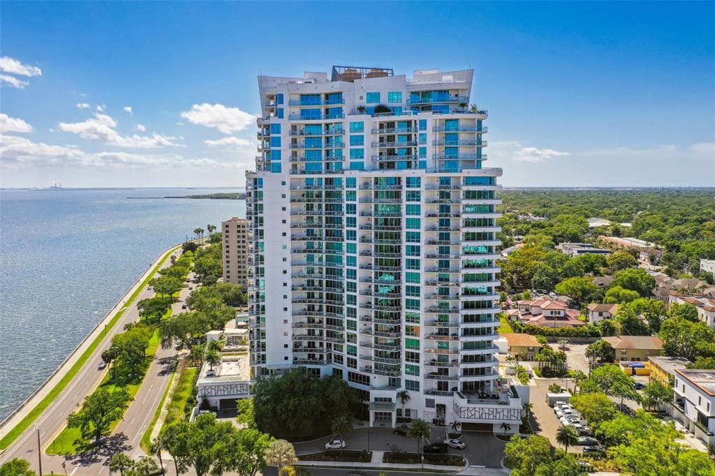 3401 BAYSHORE BOULEVARD UNIT 2102 TAMPA, FL 33629