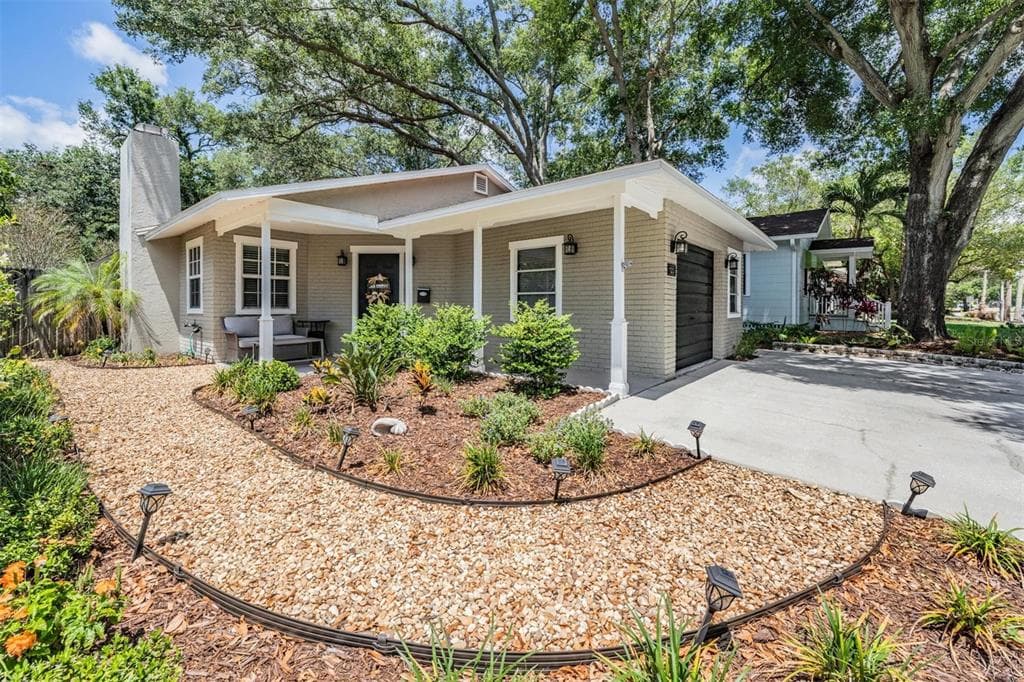 420 WOODLAWN AVENUE BELLEAIR, FL 33756