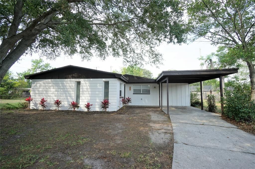 2607 ASTURIAS PLACE TAMPA, FL 33619