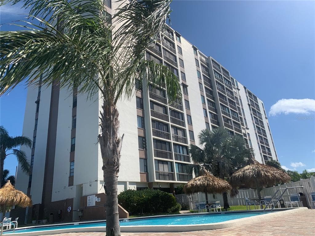 255 DOLPHIN POINT UNIT 402 CLEARWATER, FL 33767