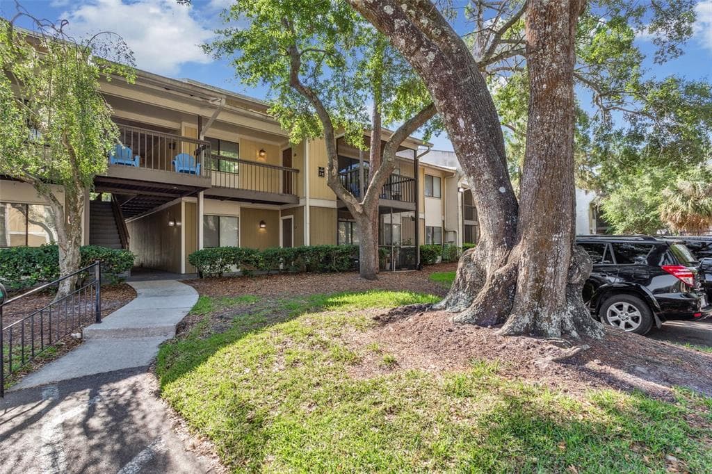 13387 ARBOR POINTE CIRCLE UNIT 201 TAMPA, FL 33617