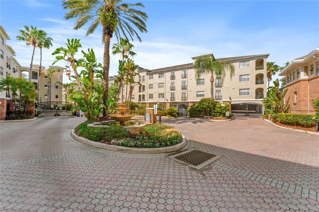 501 KNIGHTS RUN AVENUE UNIT 1222 TAMPA, FL 33602