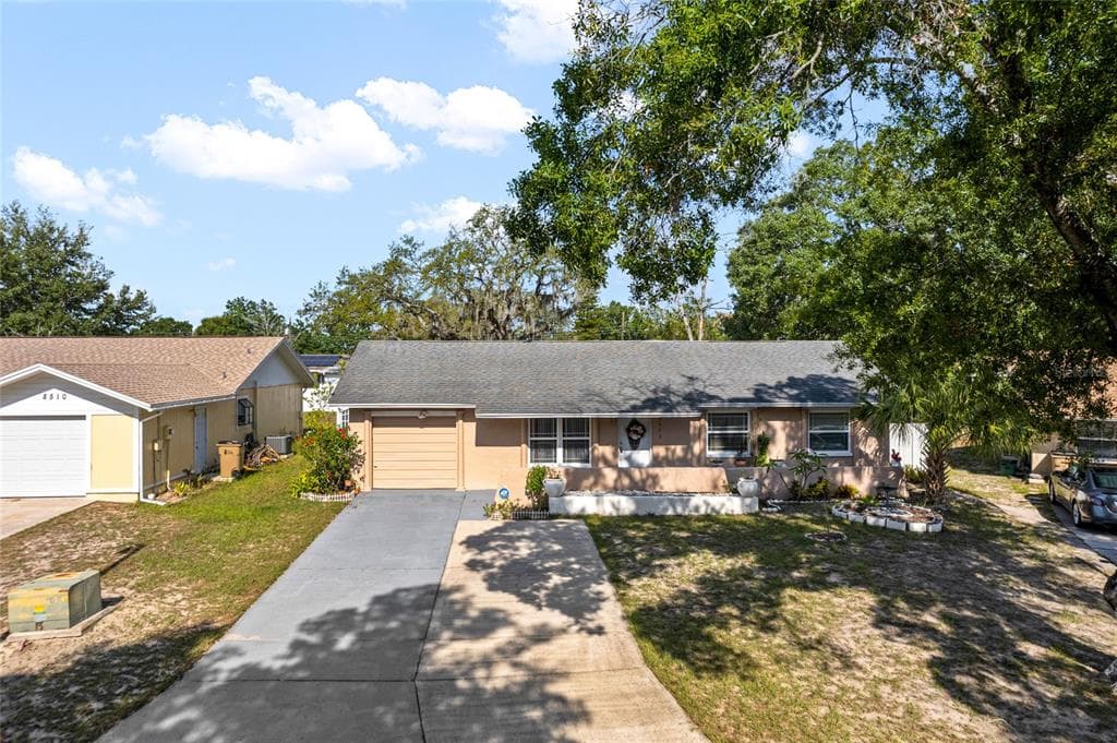 8512 CALADESI ISLAND DRIVE TEMPLE TERRACE, FL 33637