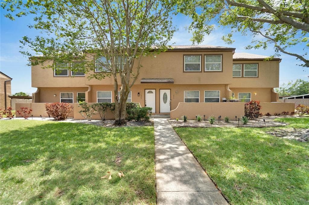 1843 CLEARBROOKE DRIVE UNIT 1843
