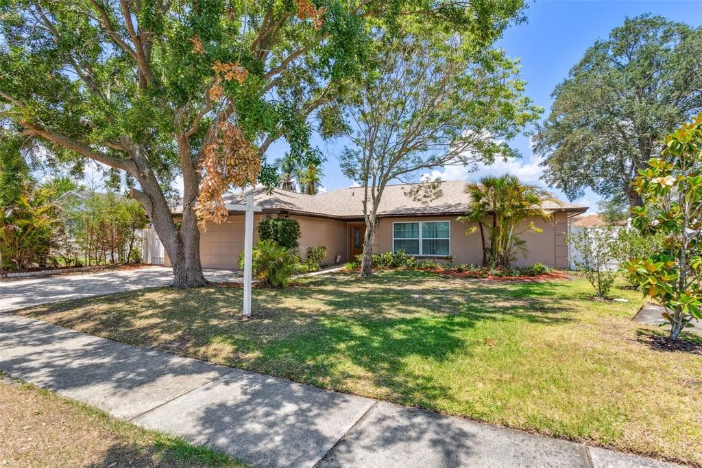 4636 BAY CREST DRIVE TAMPA, FL 33615
