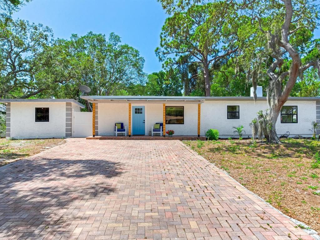2697 COLUMBUS WAY S ST PETERSBURG, FL 33712