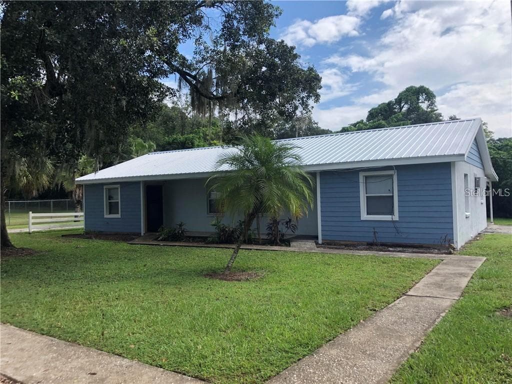 1408 SPENCER COURT UNIT B PLANT CITY, FL 33563