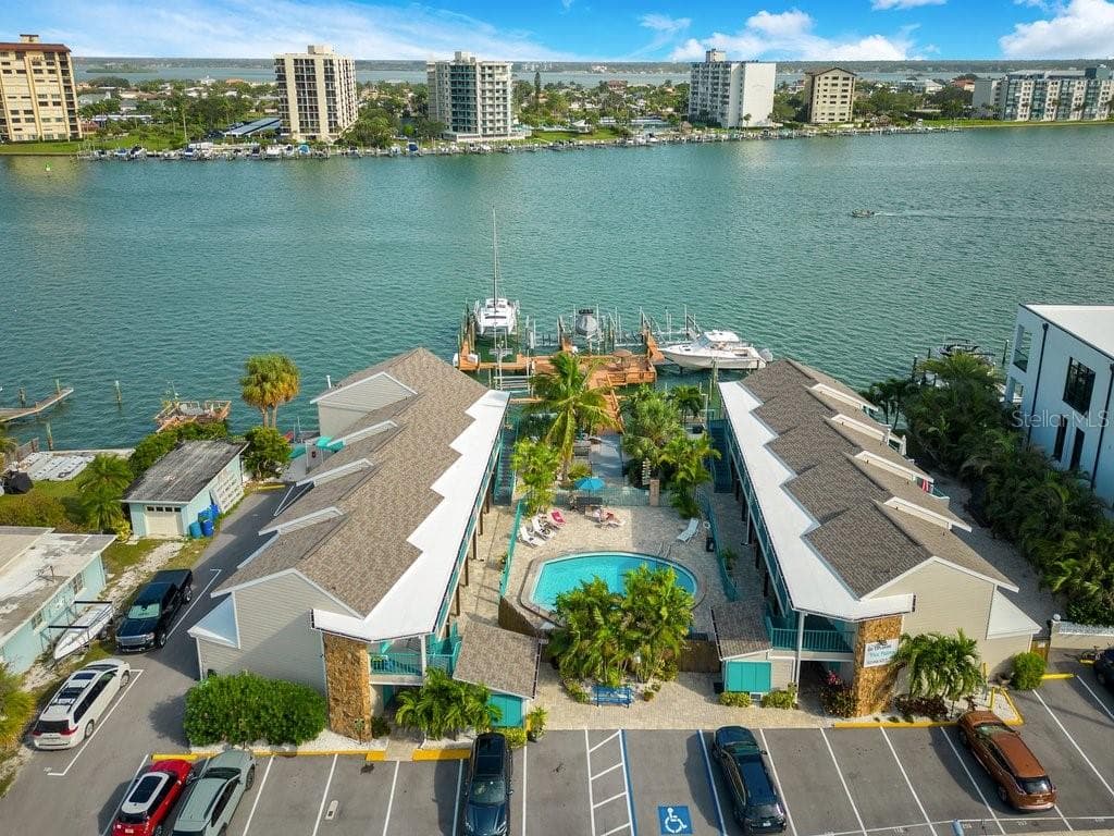 673 BAY ESPLANADE UNIT 201 CLEARWATER, FL 33767