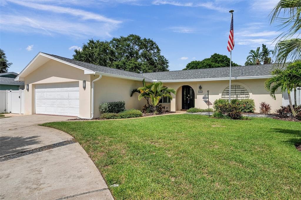11303 CURRIE LANE LARGO, FL 33774