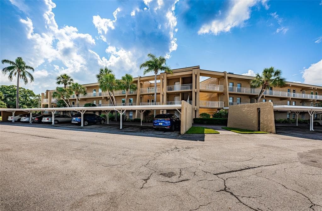 225 COUNTRY CLUB DRIVE UNIT D339 LARGO, FL 33771