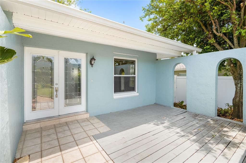 11163 129TH AVENUE LARGO, FL 33778