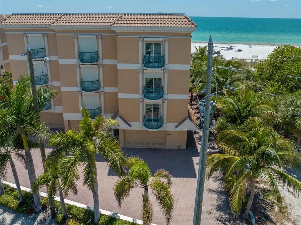 9898 GULF BOULEVARD UNIT 6 TREASURE ISLAND, FL 33706