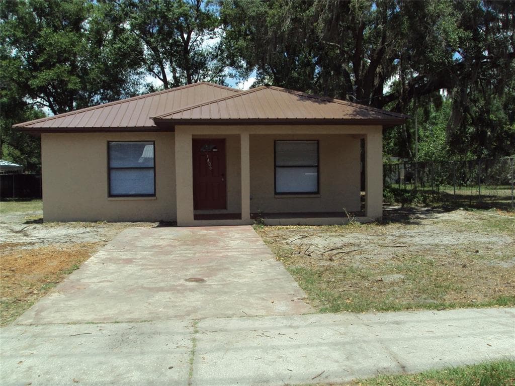 1406 E LAURA STREET PLANT CITY, FL 33563