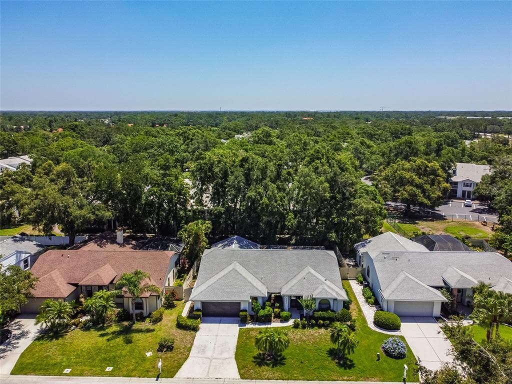 8405 PALM LAKES COURT SARASOTA, FL 34243