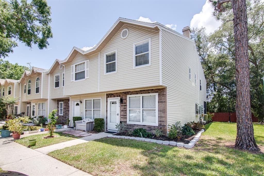 8614 COBBLER PLACE TAMPA, FL 33615