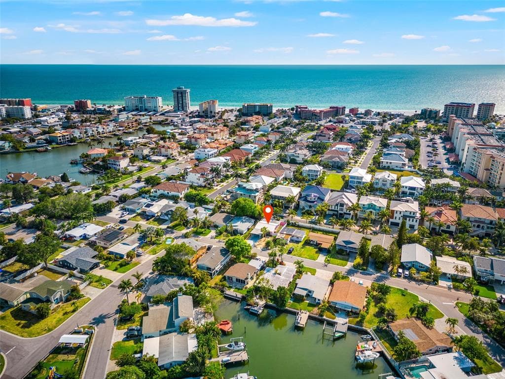 17606 1ST STREET E REDINGTON SHORES, FL 33708