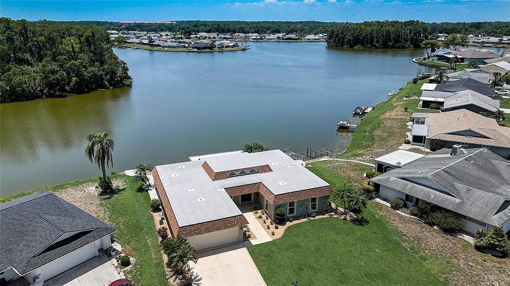 1704 TAHOE DRIVE SUN CITY CENTER, FL 33573