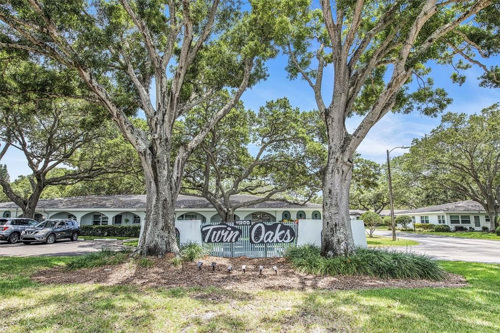 11200 102ND AVENUE UNIT 131 SEMINOLE, FL 33778