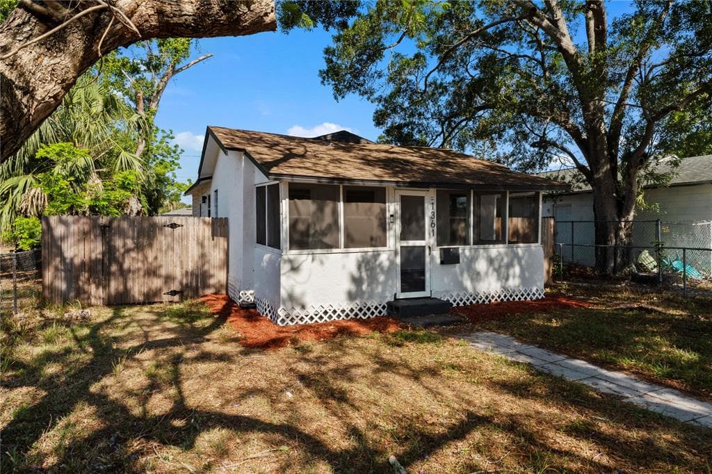 1361 29TH STREET S ST PETERSBURG, FL 33712