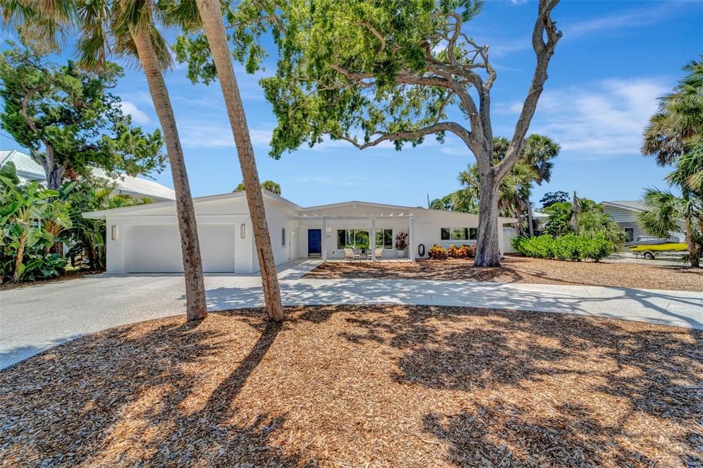 5046 WINDWARD AVENUE SARASOTA, FL 34242