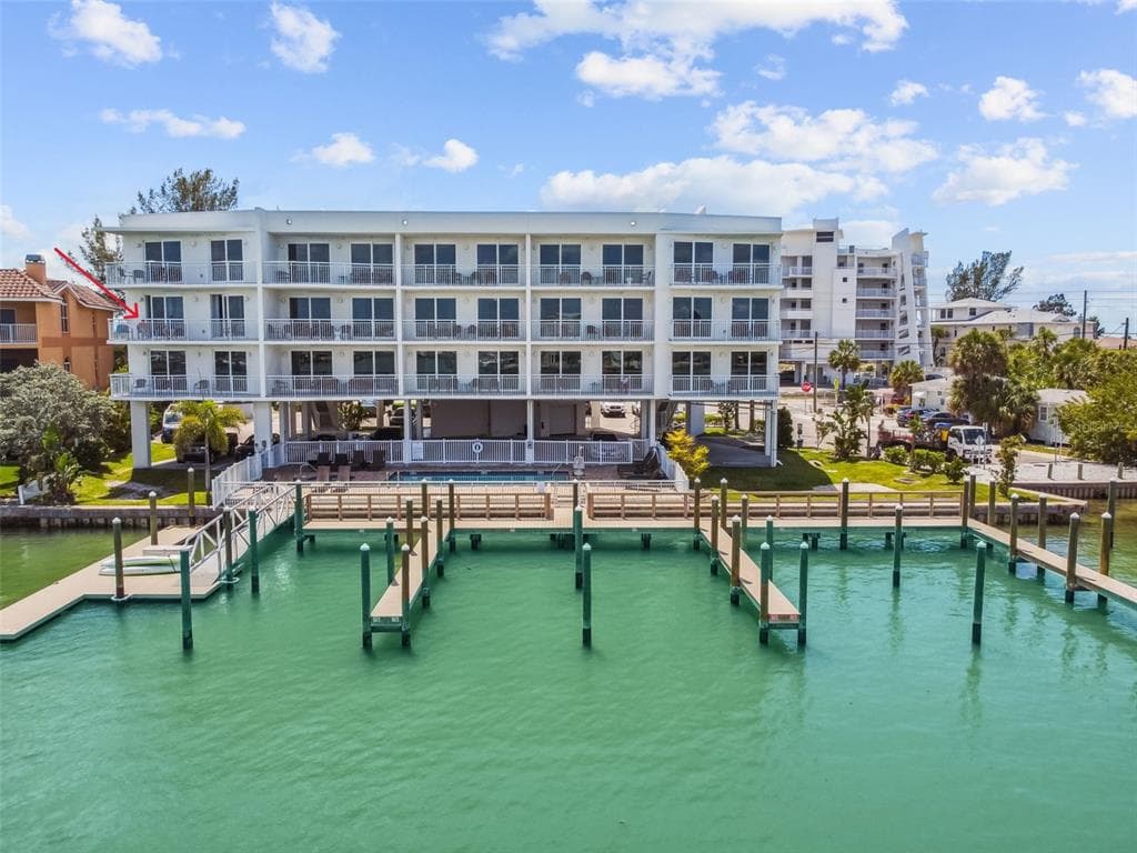 10091 GULF BOULEVARD UNIT 305E TREASURE ISLAND, FL 33706