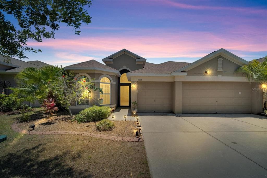 1636 MIRA LAGO CIRCLE RUSKIN, FL 33570