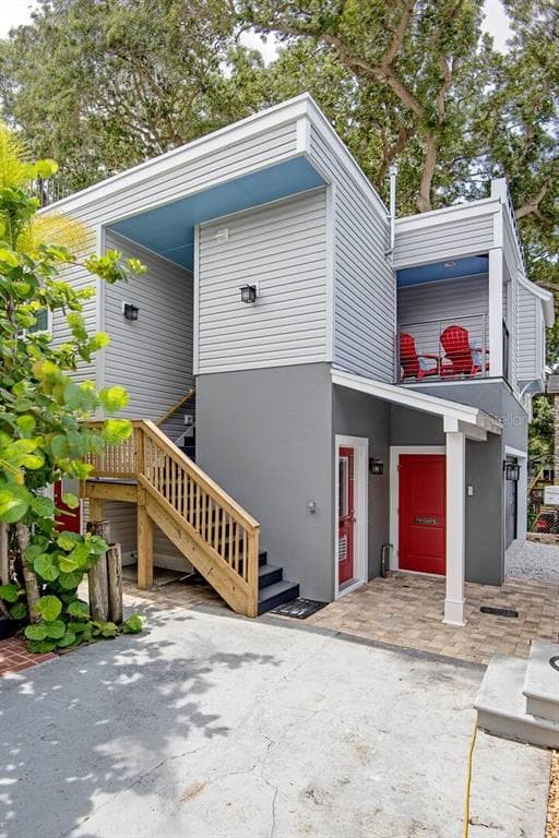 923 HIGHLAND AVENUE DUNEDIN, FL 34698