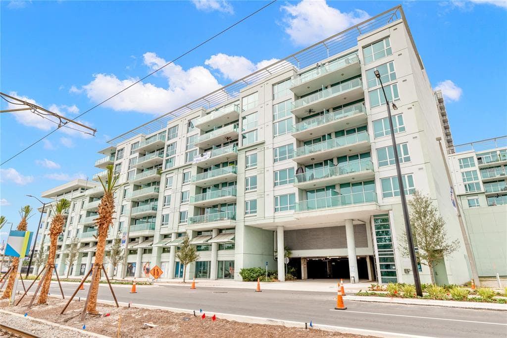 111 N 12TH STREET UNIT 1807 TAMPA, FL 33602