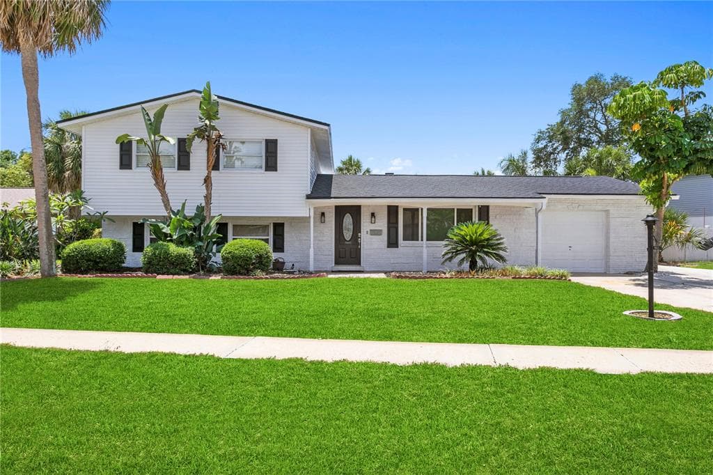 8412 FLAGSTONE DRIVE