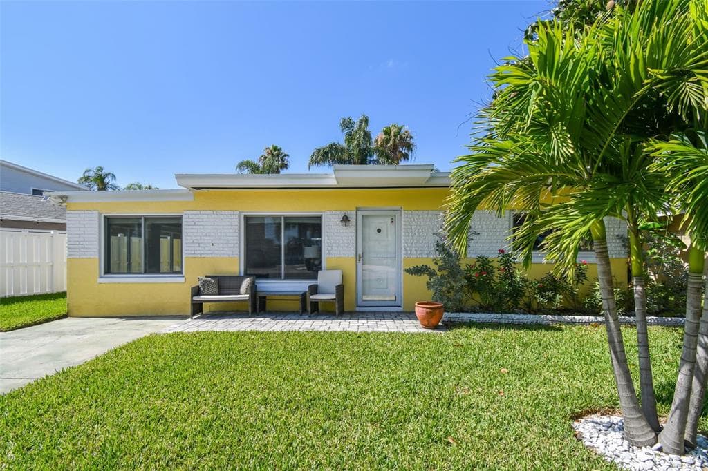 675 182ND AVENUE E REDINGTON SHORES, FL 33708