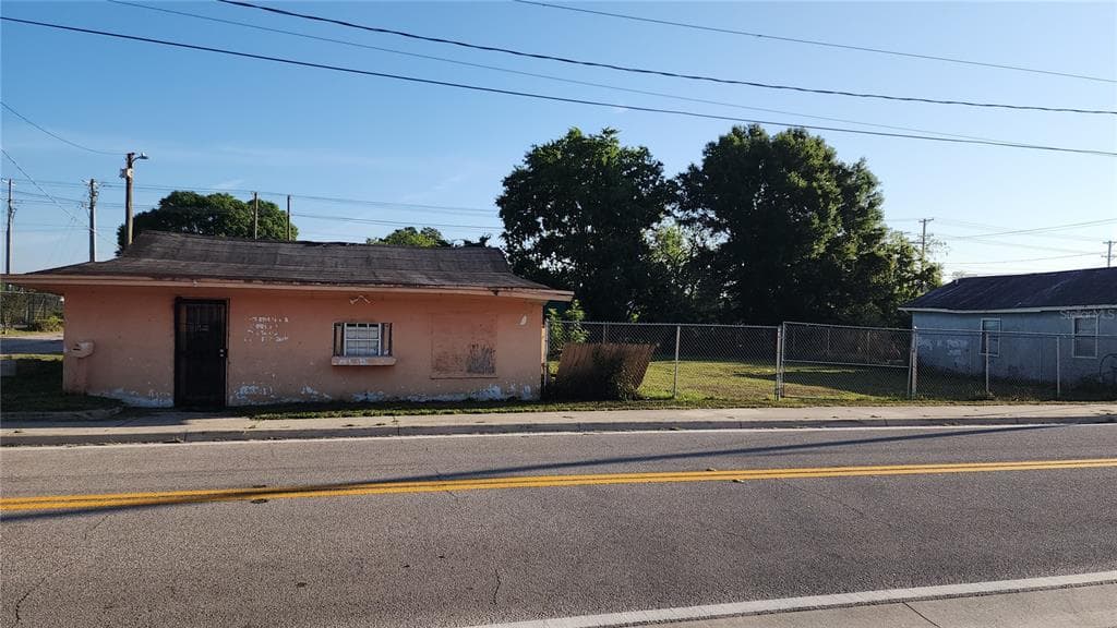 510 E LAURA STREET PLANT CITY, FL 33563